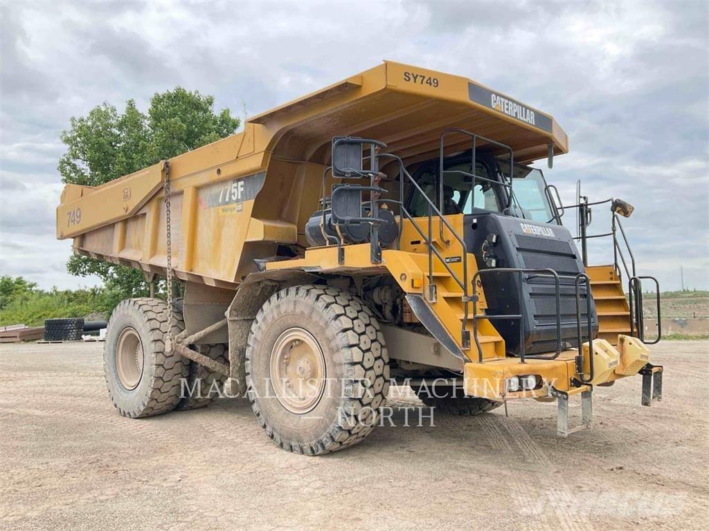 CAT 775F Шарнирно-сочленённые самосвалы