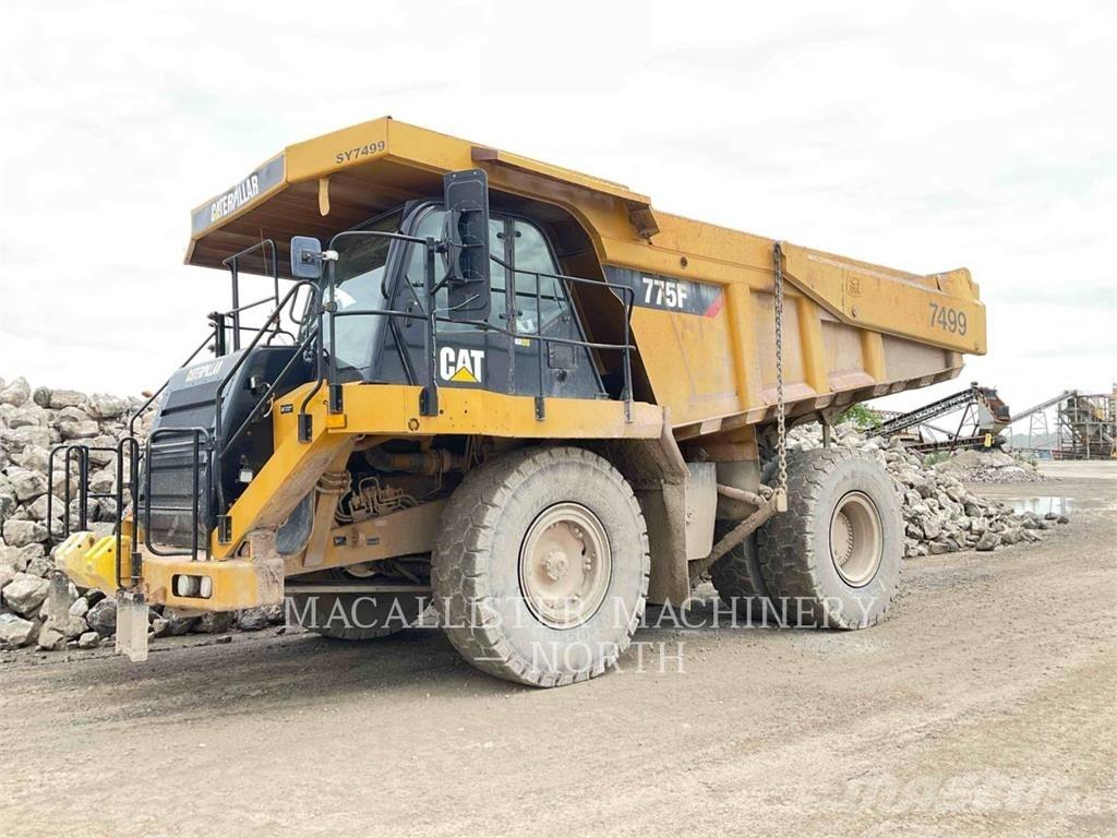 CAT 775F Шарнирно-сочленённые самосвалы