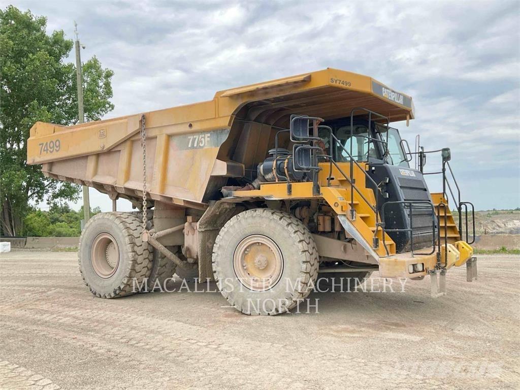 CAT 775F Шарнирно-сочленённые самосвалы