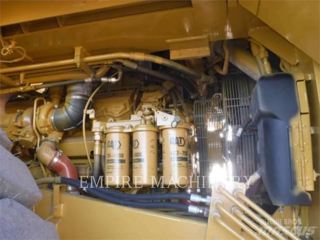 CAT 775G Шарнирно-сочленённые самосвалы