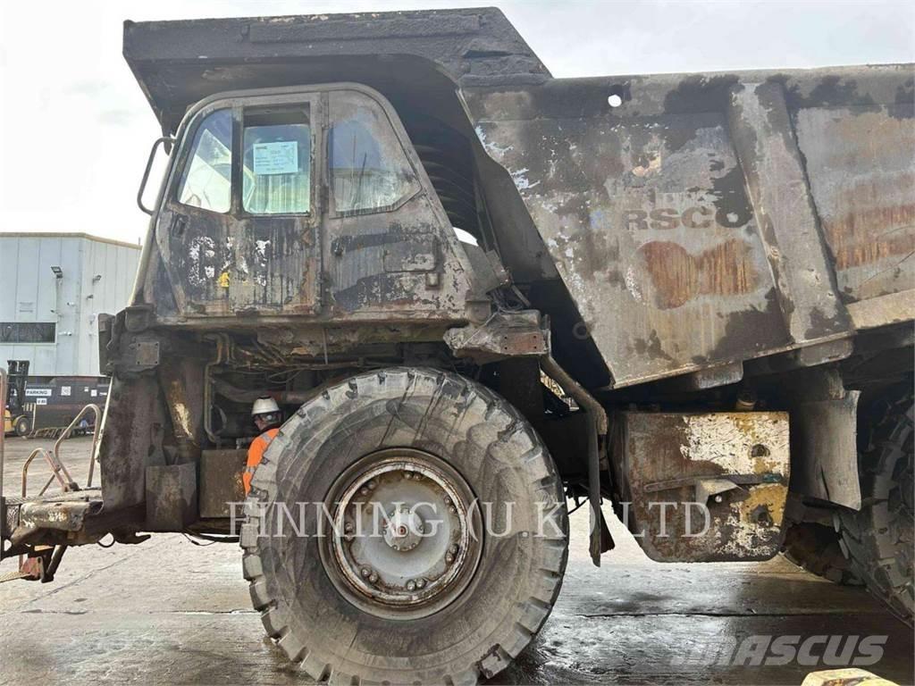 CAT 775G Шарнирно-сочленённые самосвалы