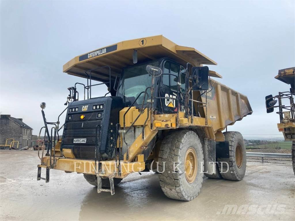 CAT 775G Шарнирно-сочленённые самосвалы