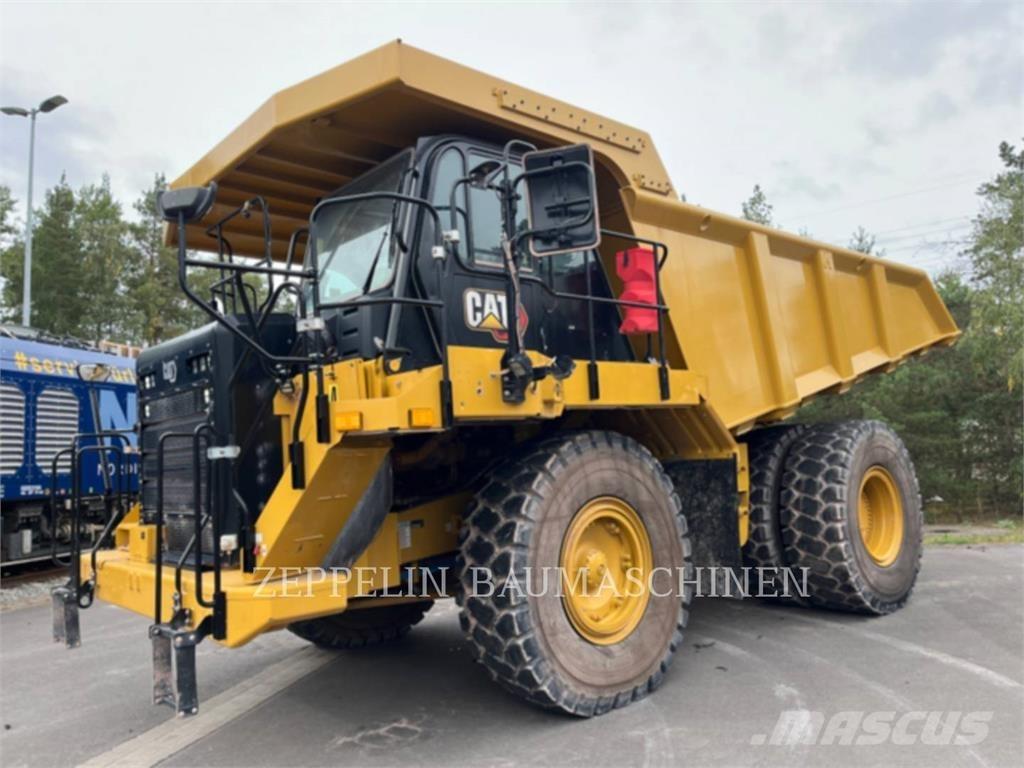 CAT 775G Шарнирно-сочленённые самосвалы