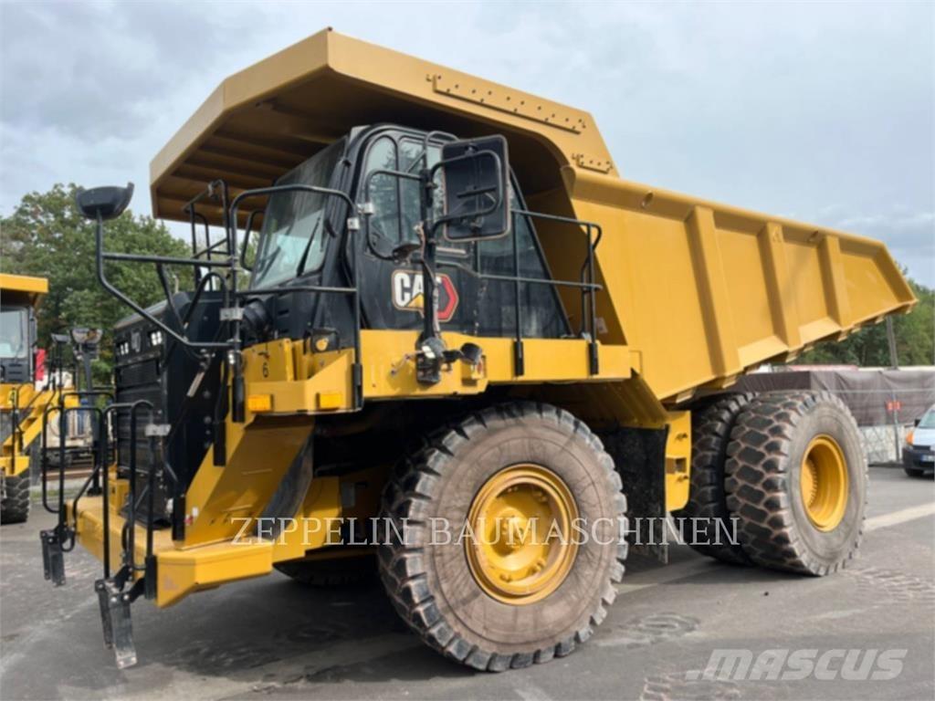 CAT 775G Шарнирно-сочленённые самосвалы