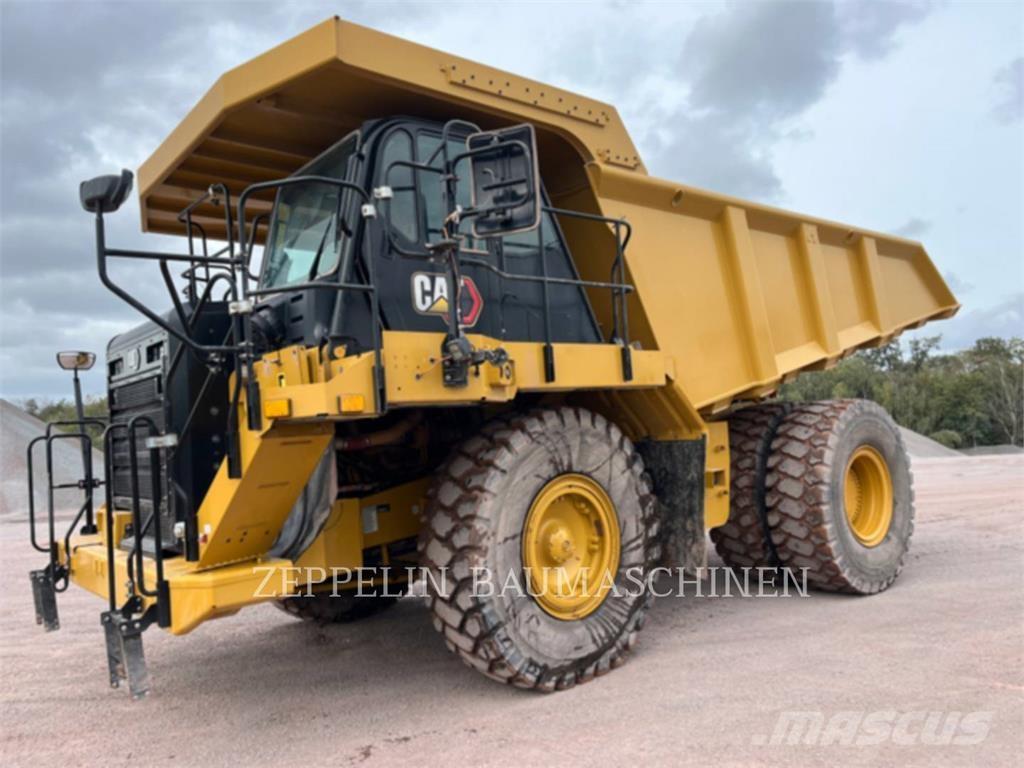 CAT 775G Шарнирно-сочленённые самосвалы
