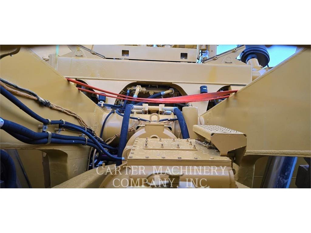 CAT 777 D Шарнирно-сочленённые самосвалы