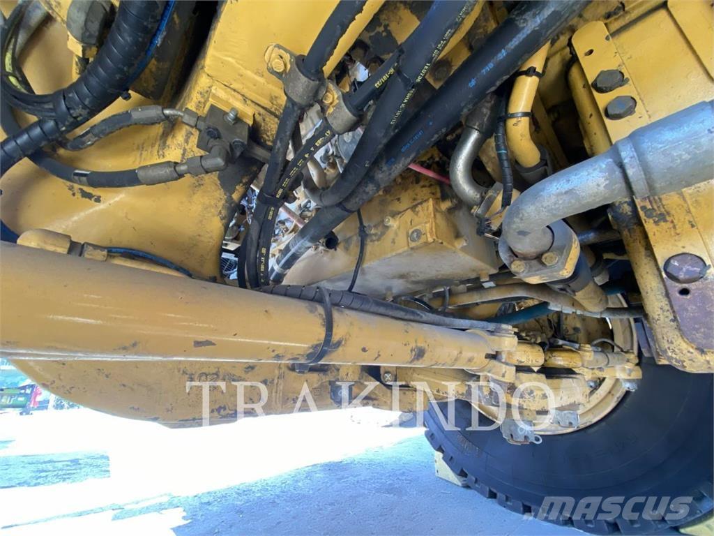 CAT 777E Шарнирно-сочленённые самосвалы