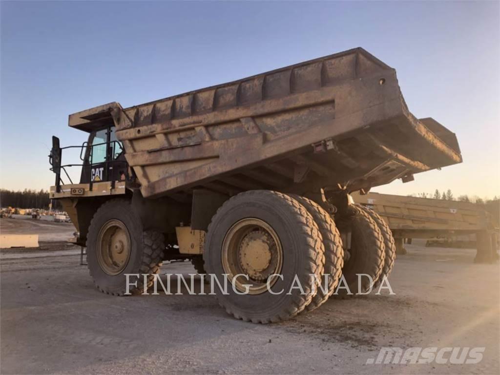 CAT 777F Шарнирно-сочленённые самосвалы