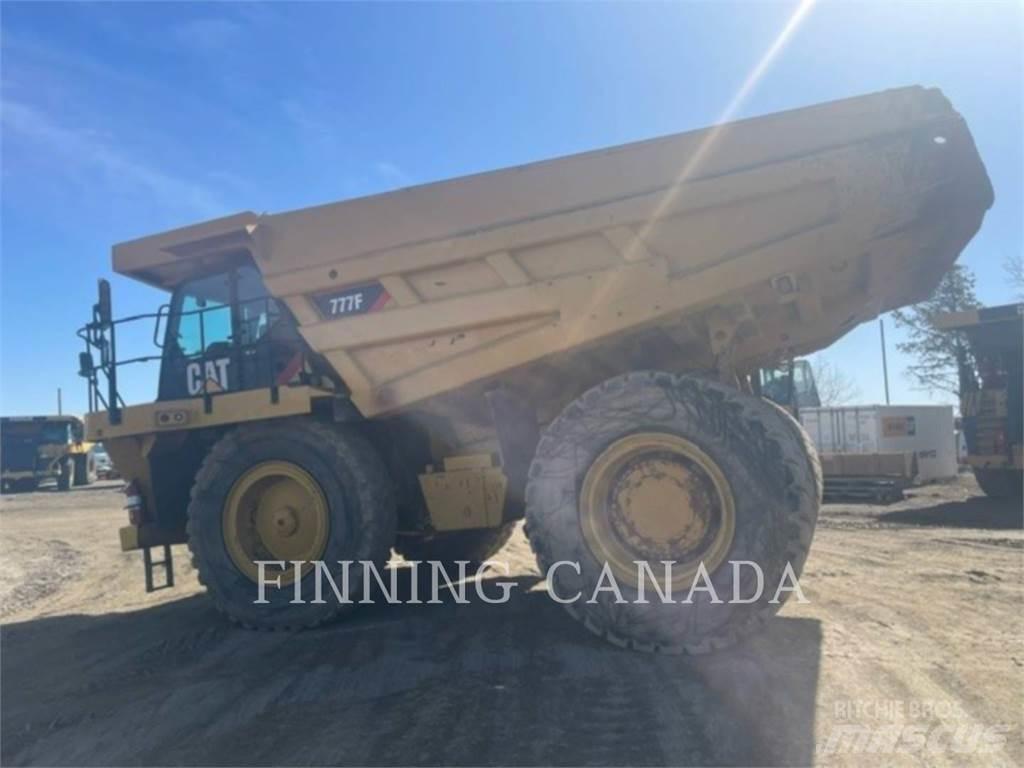 CAT 777F Шарнирно-сочленённые самосвалы