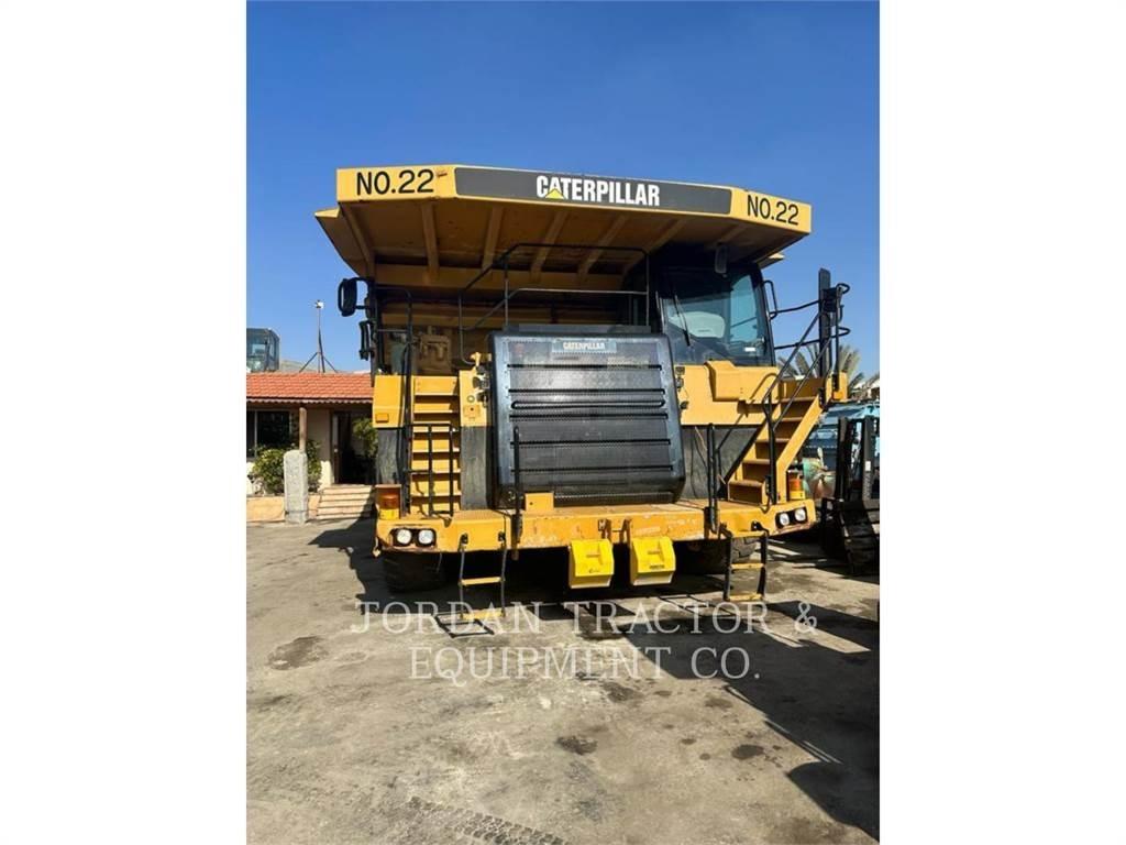 CAT 777F Шарнирно-сочленённые самосвалы