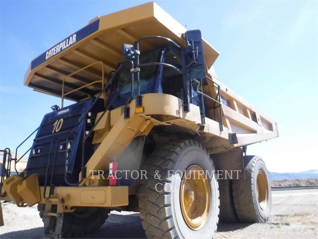 CAT 777F Шарнирно-сочленённые самосвалы