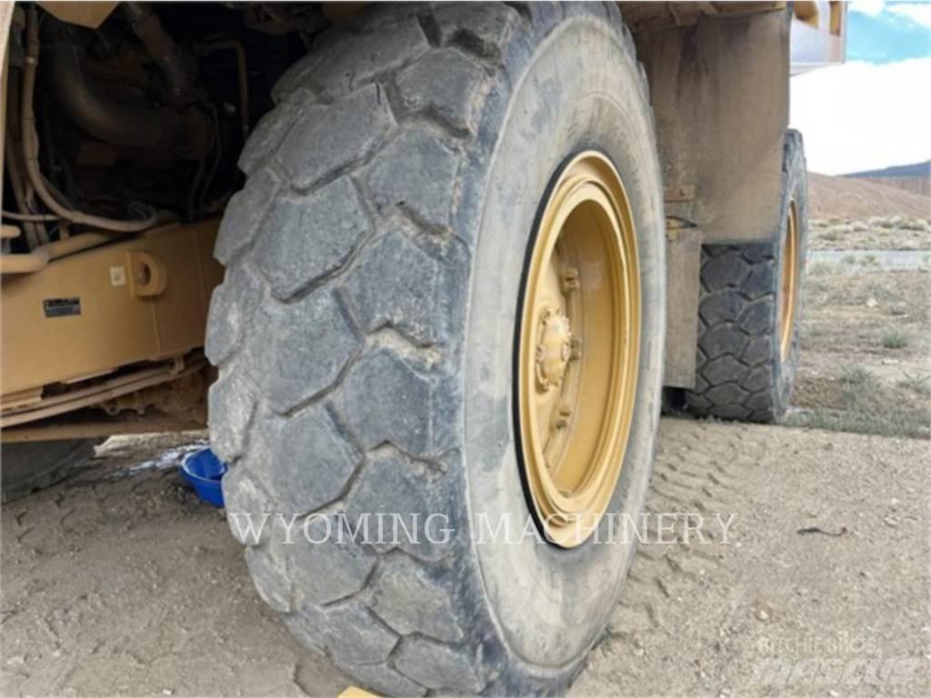 CAT 777G Шарнирно-сочленённые самосвалы