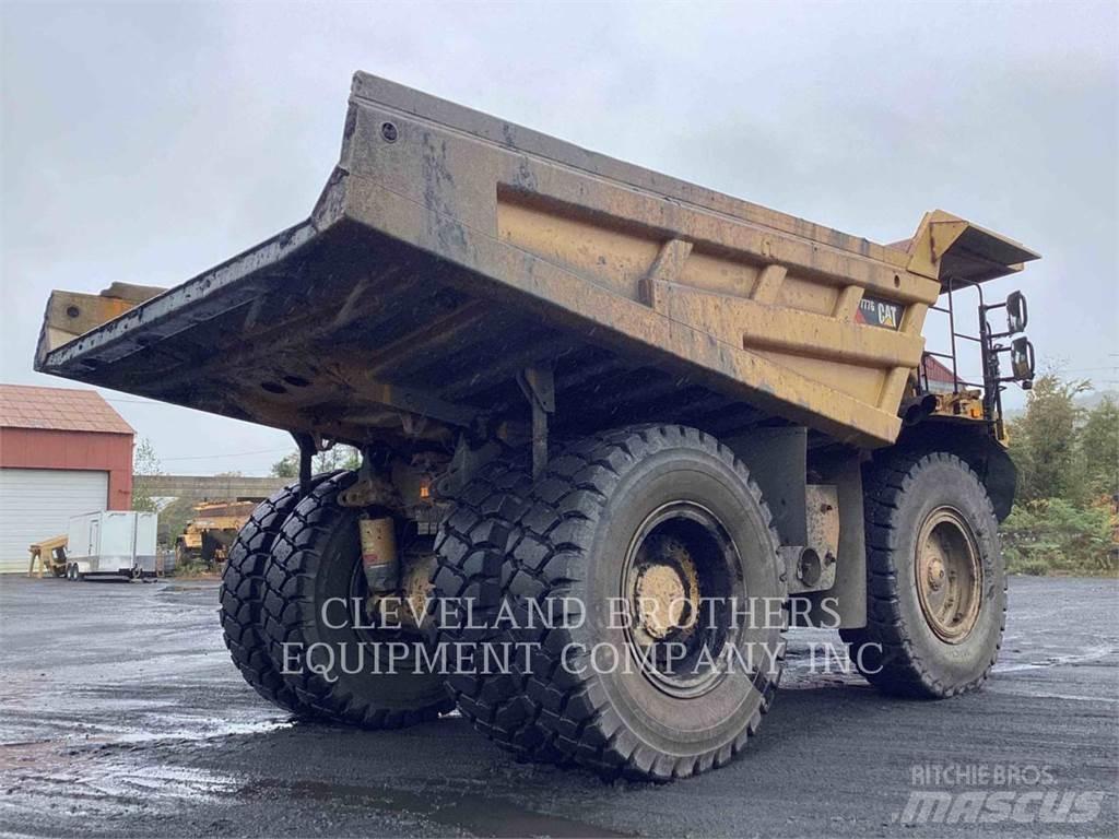 CAT 777G Шарнирно-сочленённые самосвалы