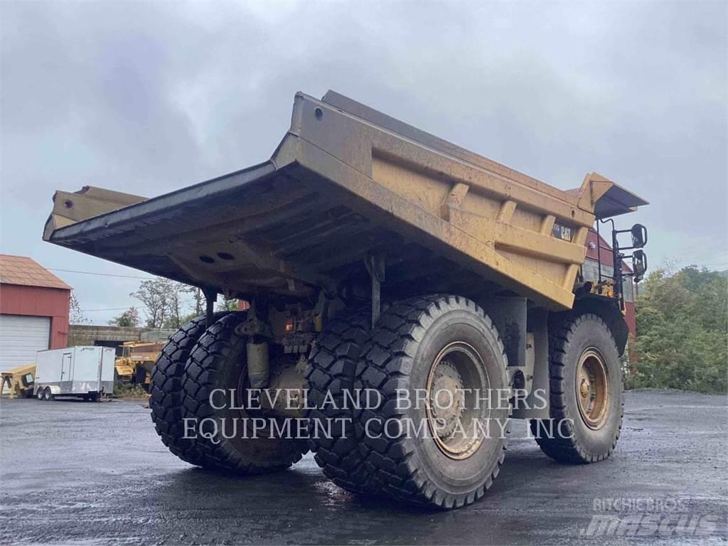CAT 777G Шарнирно-сочленённые самосвалы