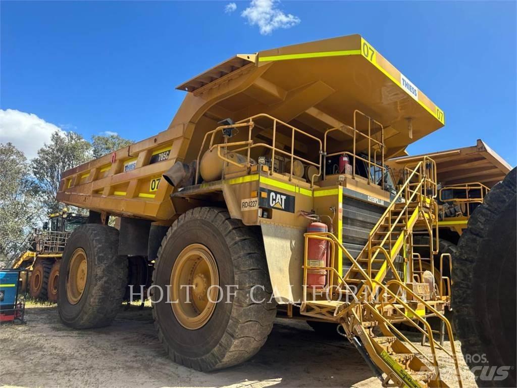 CAT 785D Шарнирно-сочленённые самосвалы