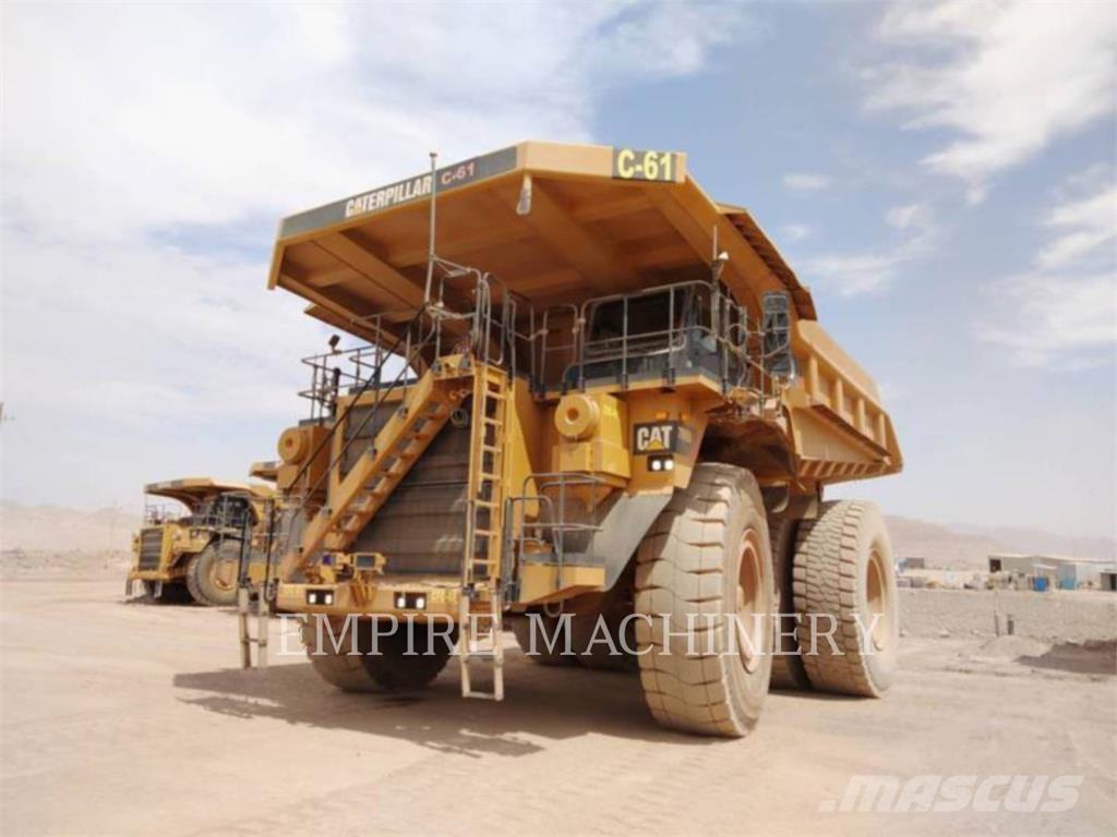 CAT 789D Шарнирно-сочленённые самосвалы