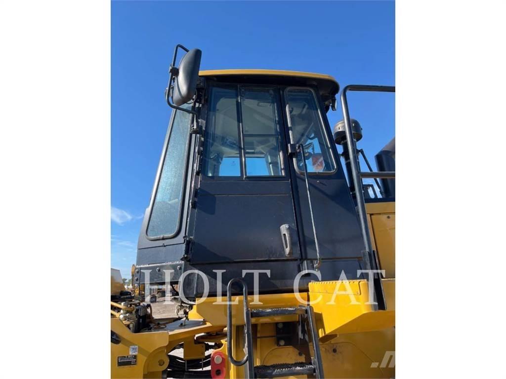 CAT 815 Уплотнители грунта