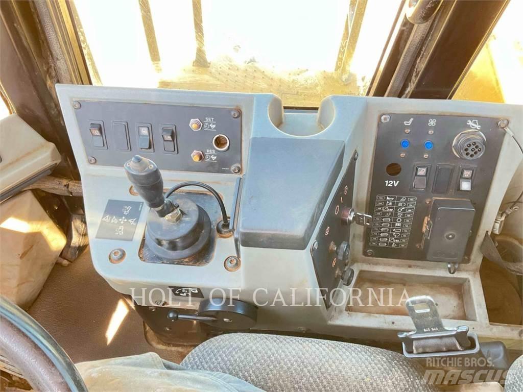 CAT 815F2 Уплотнители грунта