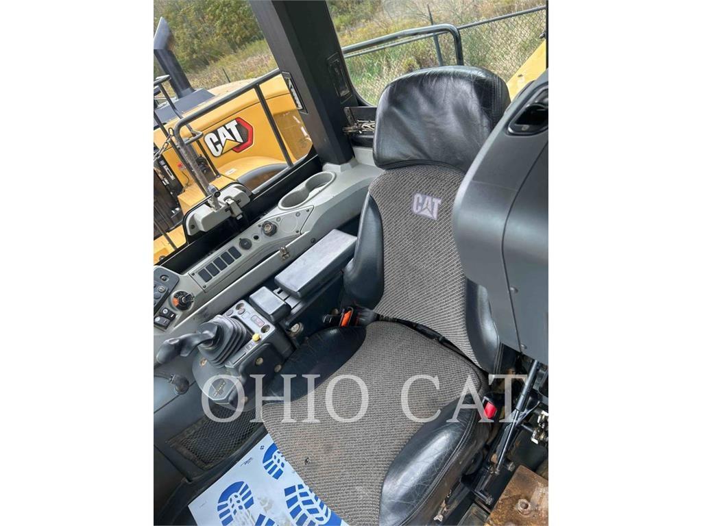 CAT 815K Колесные бульдозеры