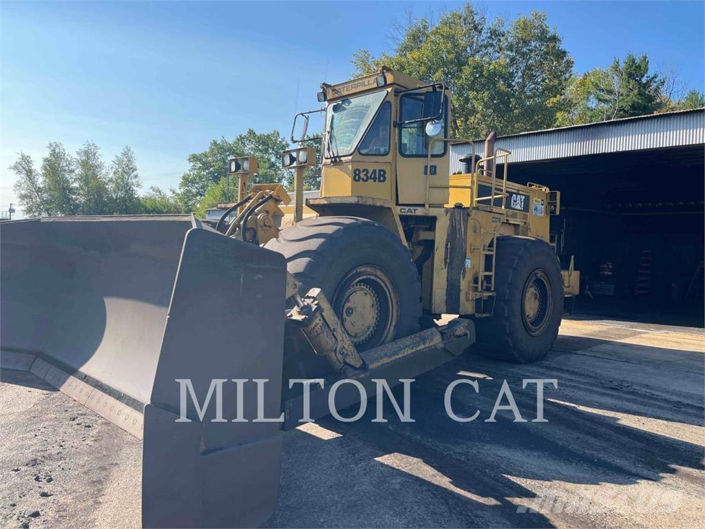 CAT 834B Колесные бульдозеры