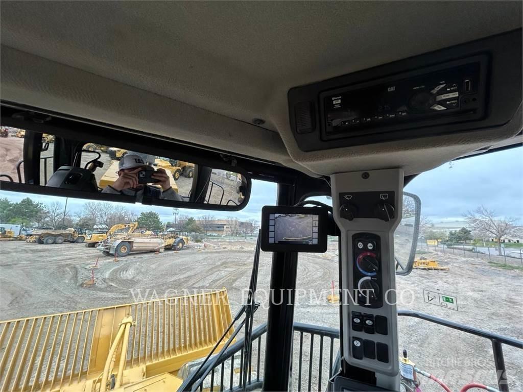CAT 836K Фронтальные погрузчики