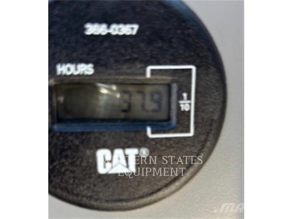 CAT 903 Фронтальные погрузчики