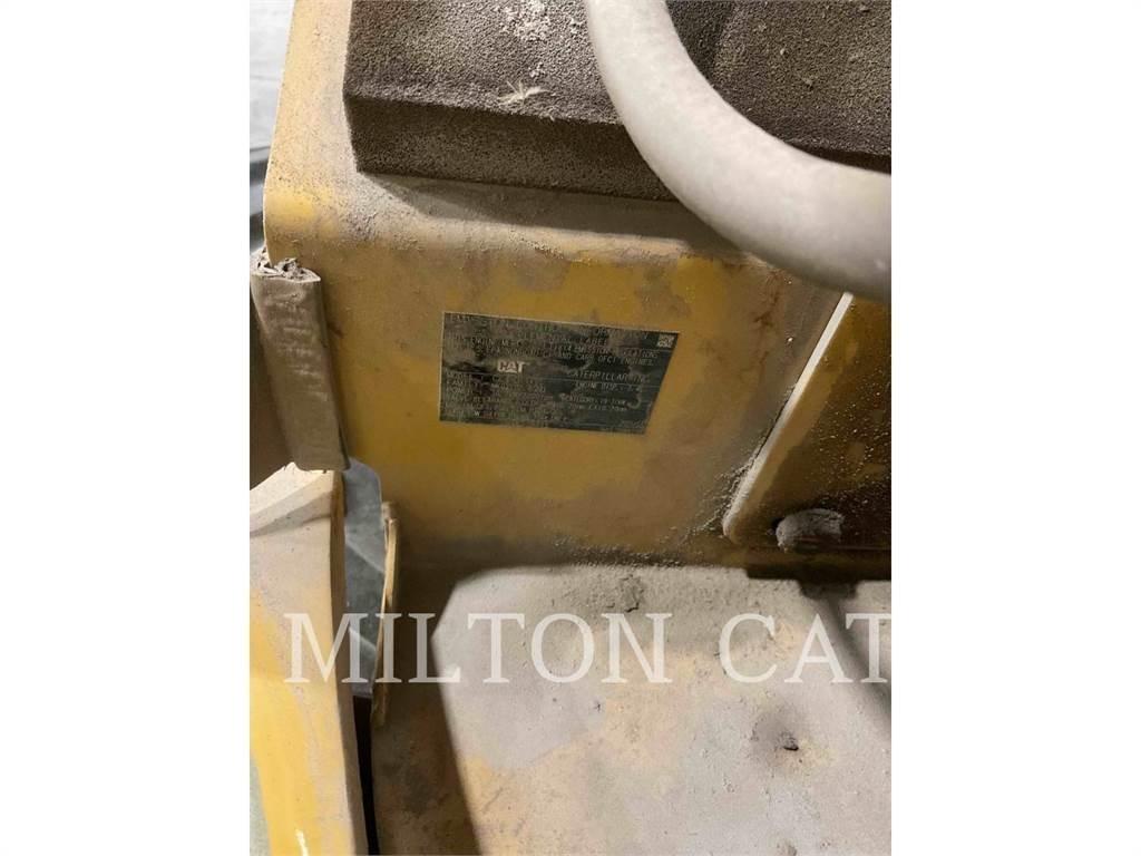 CAT 903D Фронтальные погрузчики