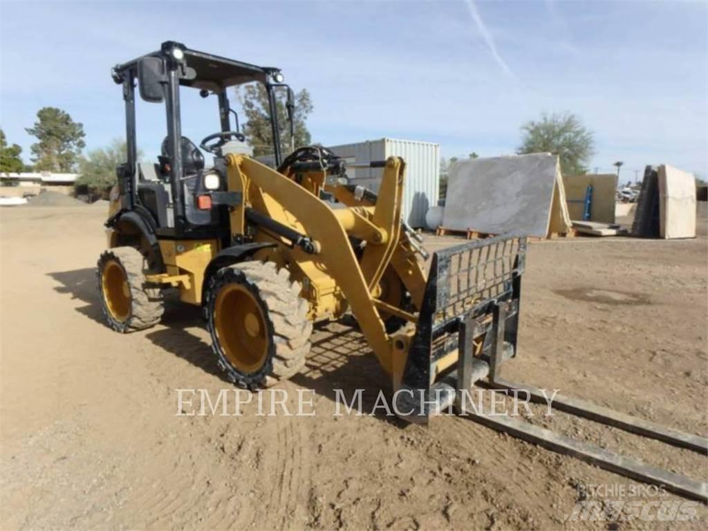 CAT 903D Фронтальные погрузчики