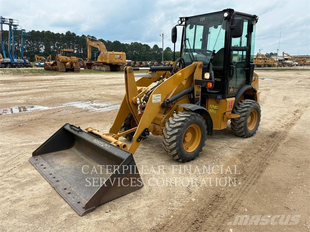 CAT 903D Фронтальные погрузчики