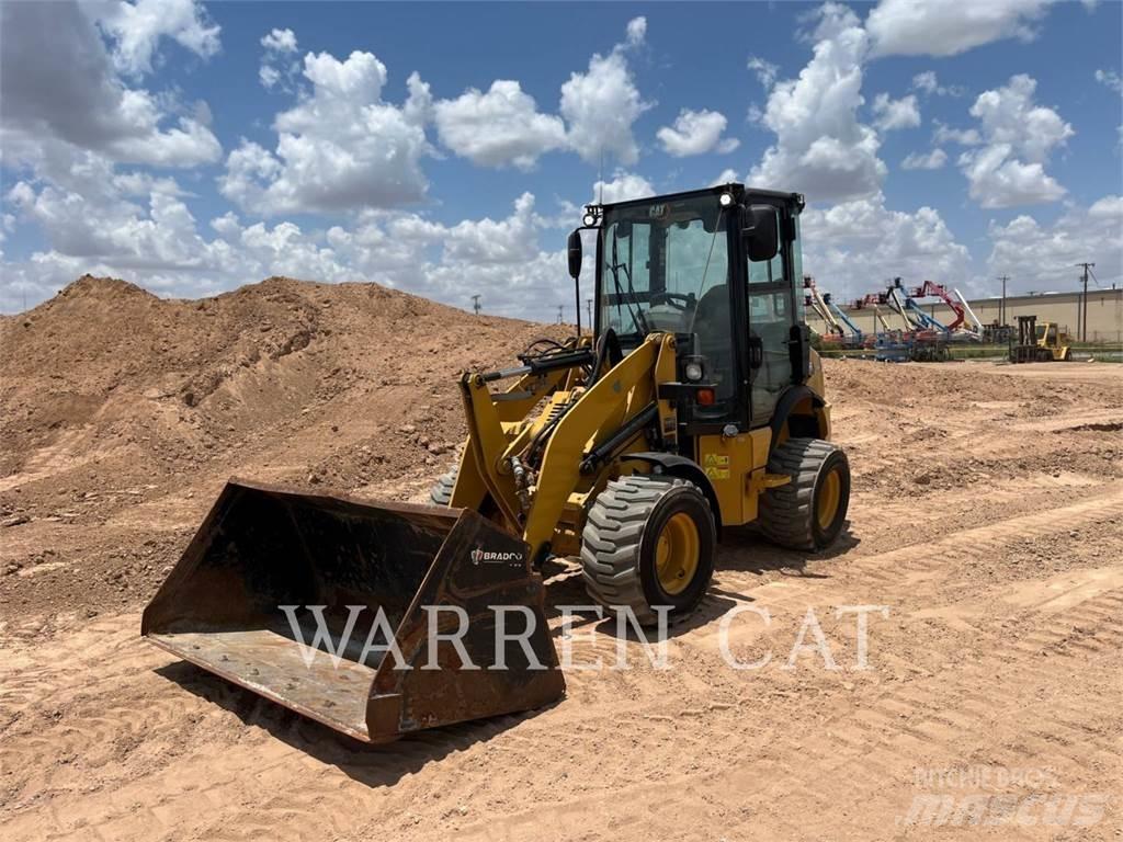 CAT 903D Фронтальные погрузчики