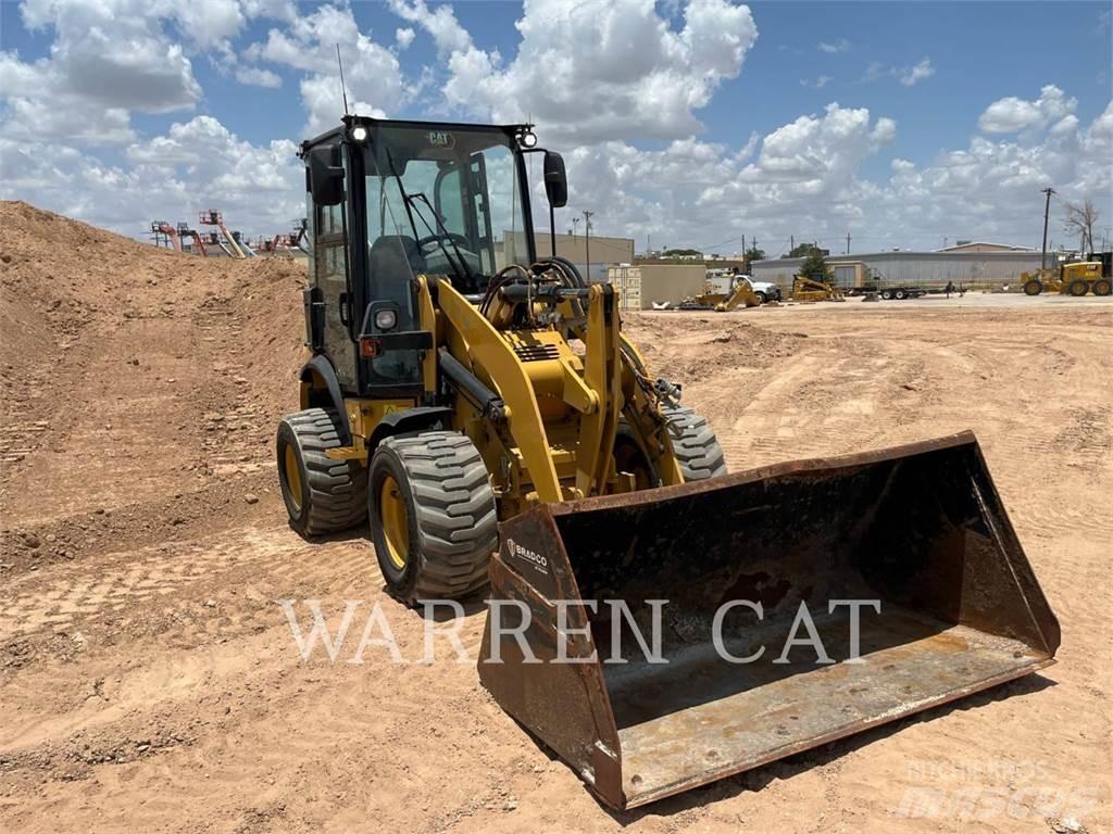CAT 903D Фронтальные погрузчики