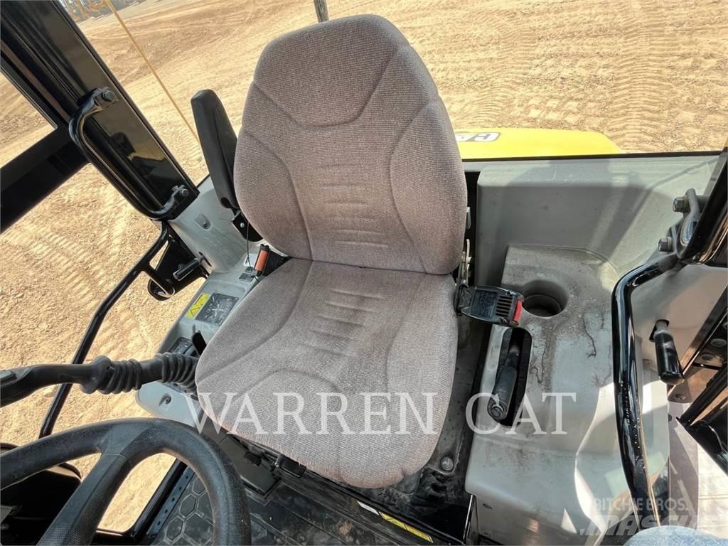 CAT 903D Фронтальные погрузчики