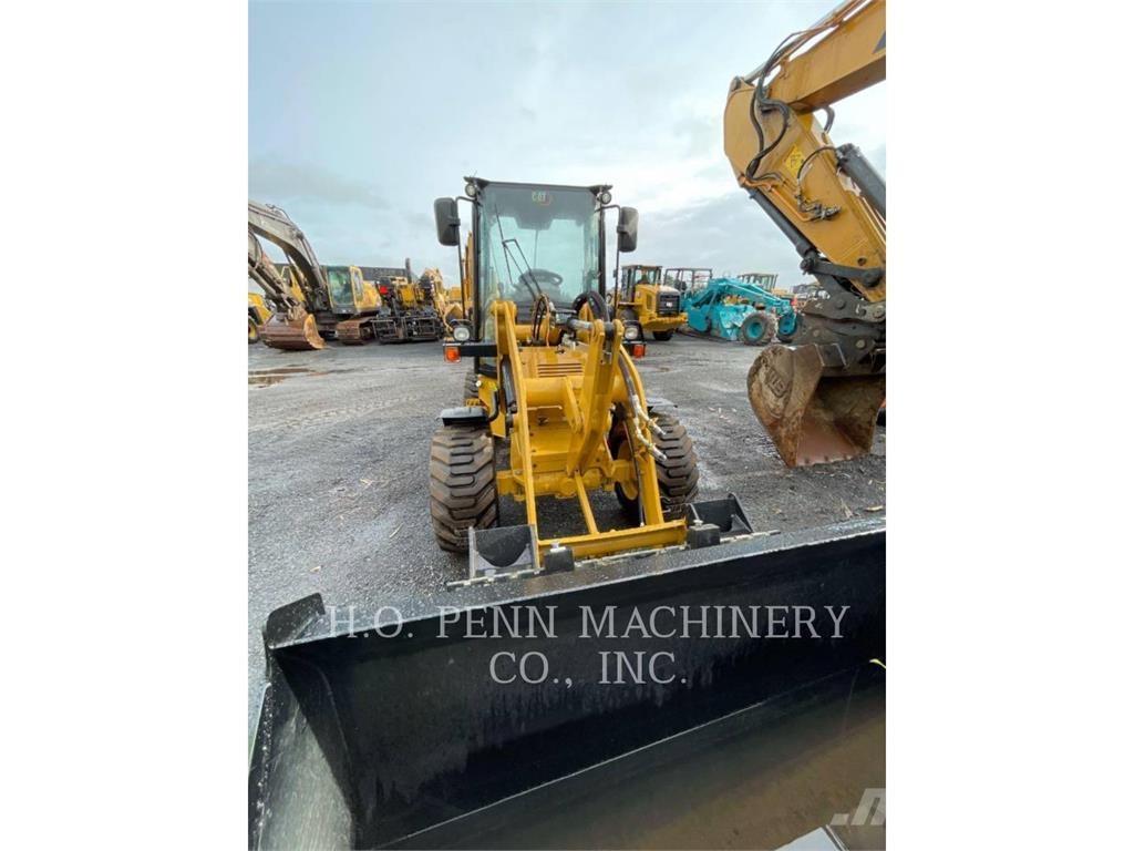 CAT 903D Фронтальные погрузчики