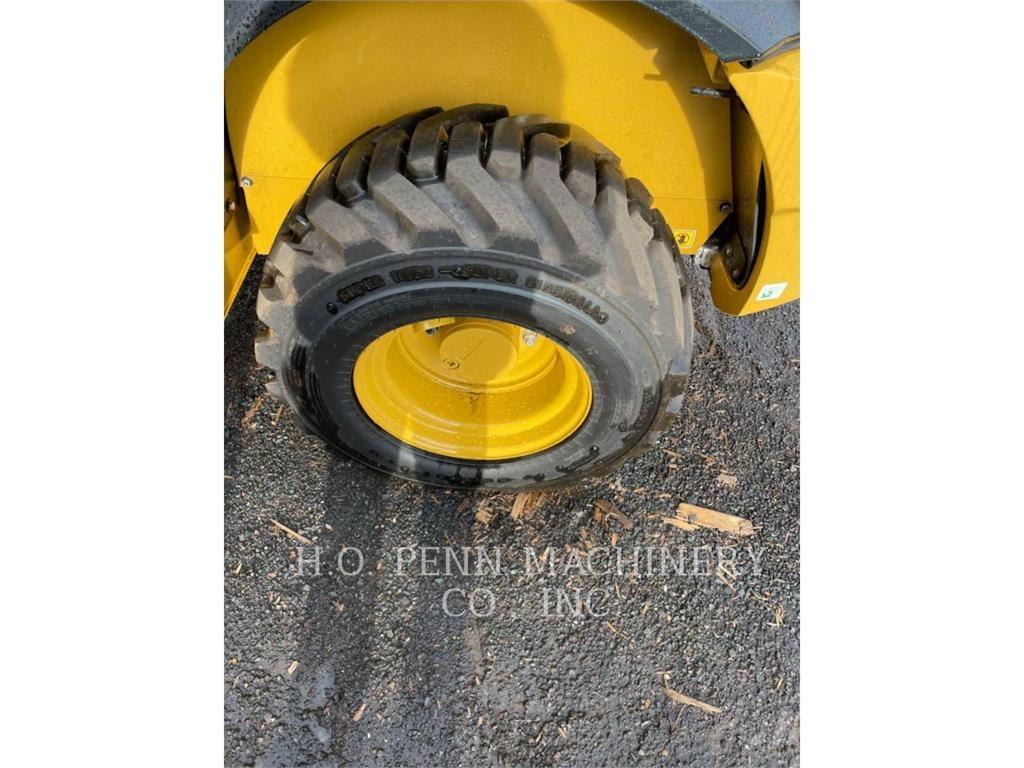 CAT 903D Фронтальные погрузчики