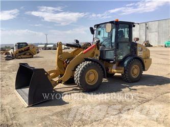 CAT 906 Фронтальные погрузчики