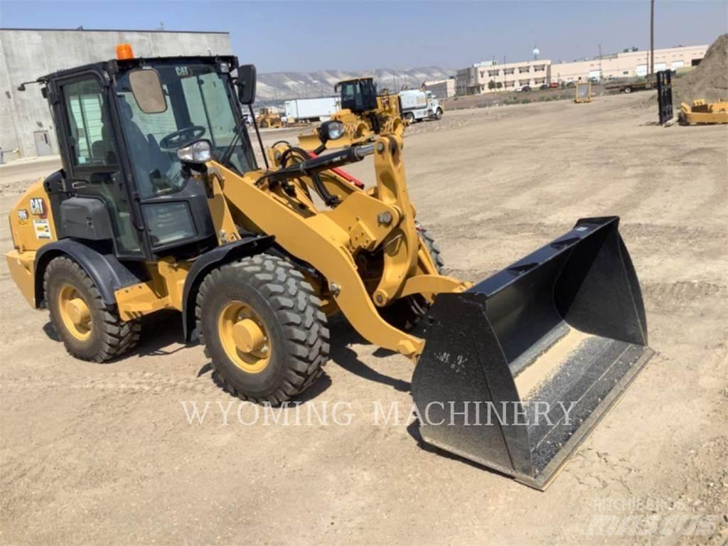 CAT 906 Фронтальные погрузчики