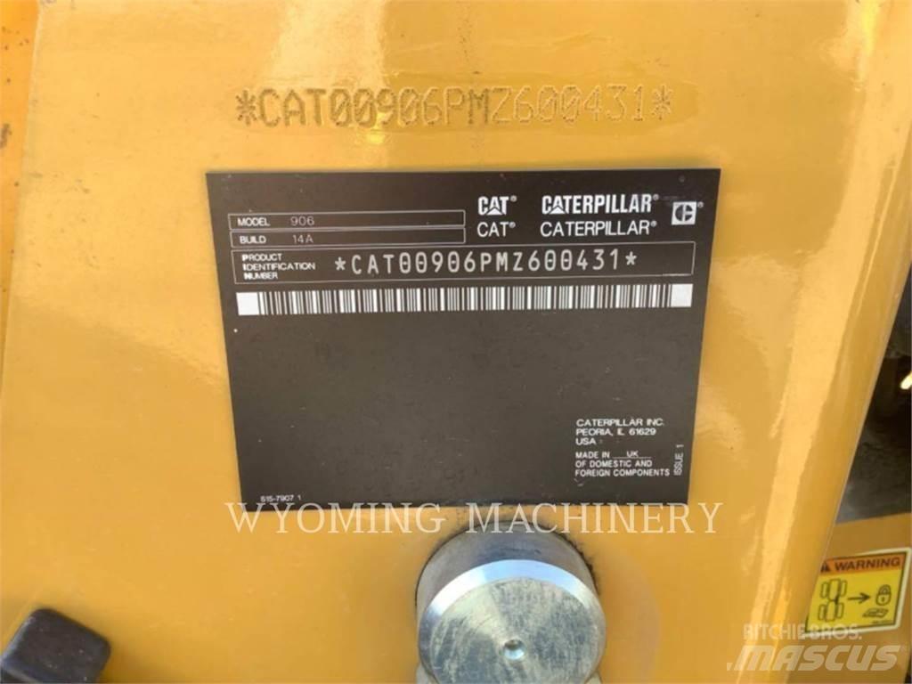 CAT 906 Фронтальные погрузчики