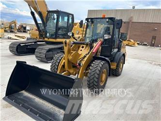 CAT 906 Фронтальные погрузчики