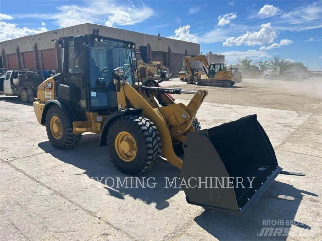 CAT 906 Фронтальные погрузчики