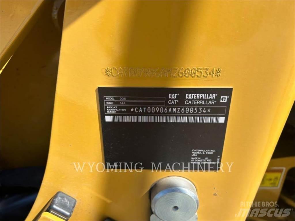 CAT 906 Фронтальные погрузчики