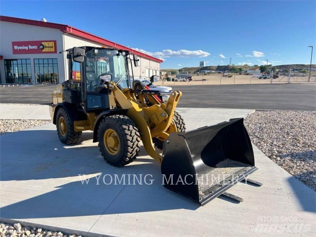 CAT 906 Фронтальные погрузчики
