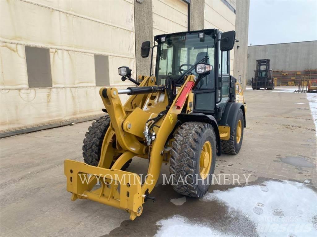 CAT 906 Фронтальные погрузчики
