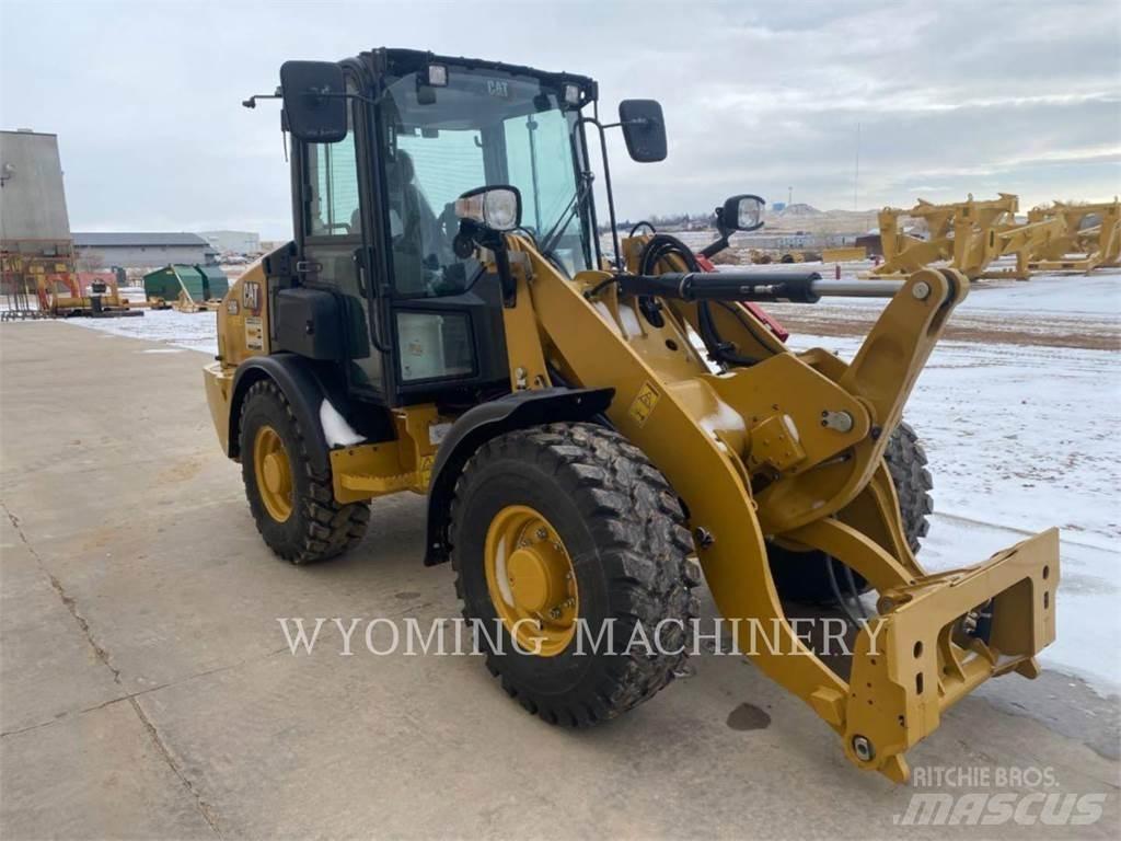 CAT 906 Фронтальные погрузчики