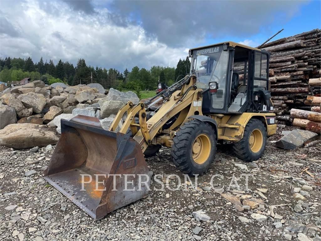 CAT 906 Фронтальные погрузчики