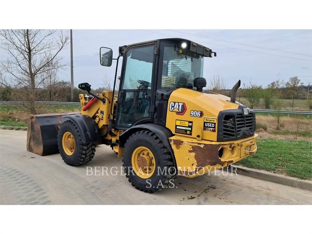 CAT 906 Фронтальные погрузчики