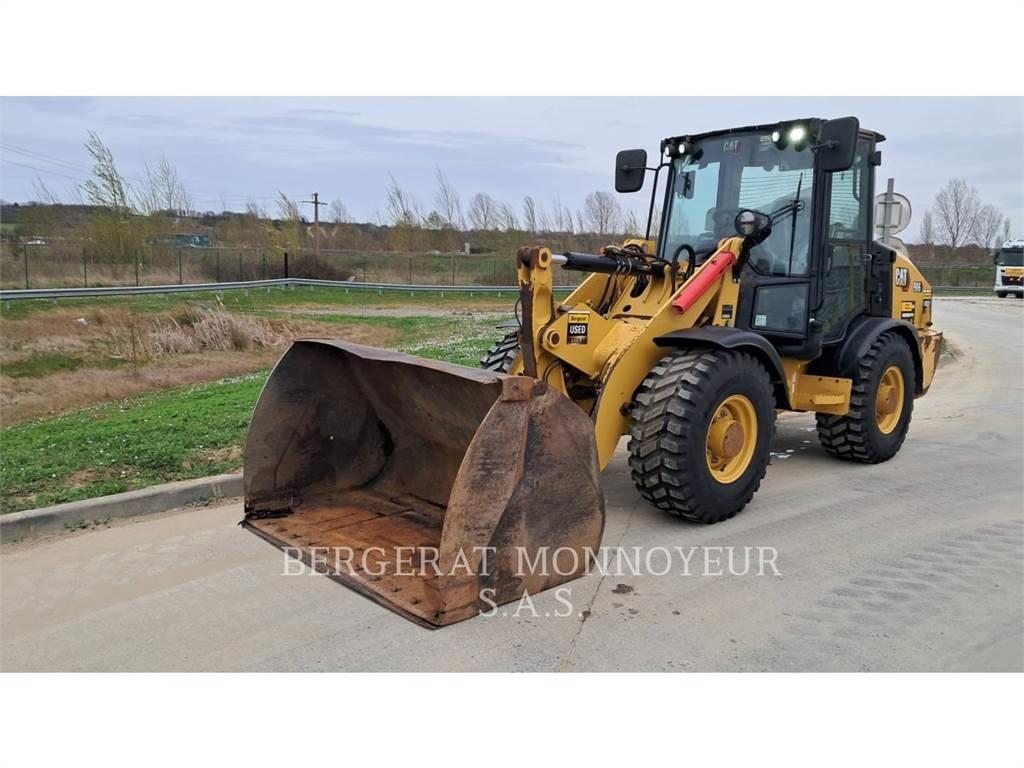 CAT 906 Фронтальные погрузчики