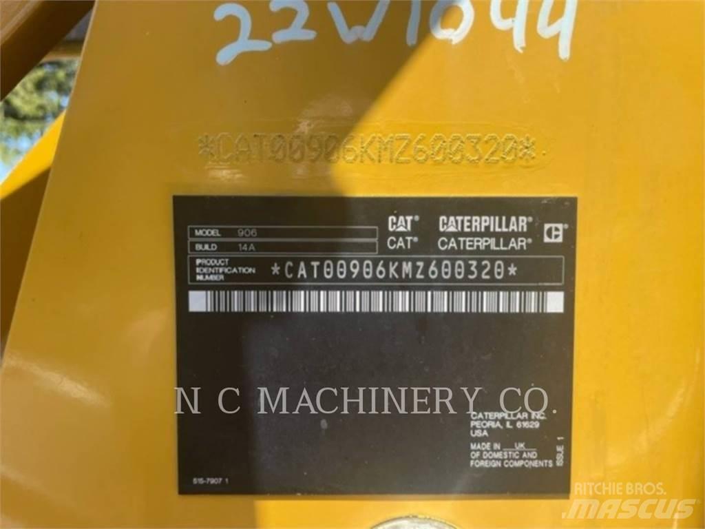 CAT 906 Фронтальные погрузчики