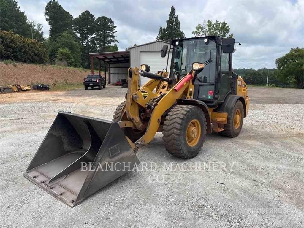 CAT 906 Фронтальные погрузчики