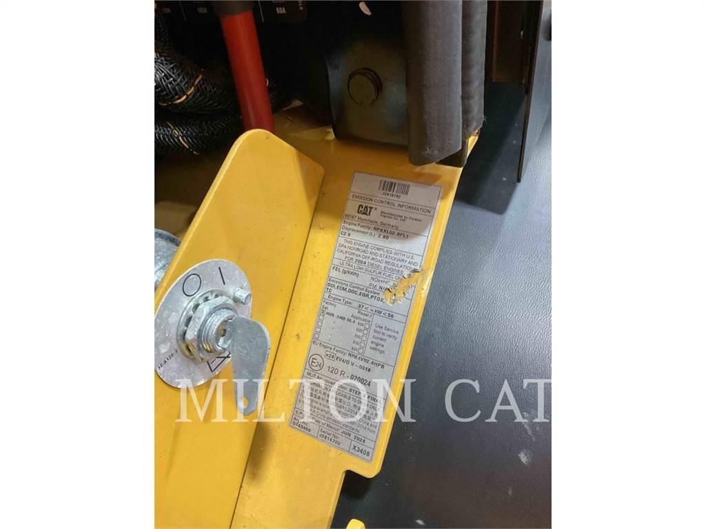 CAT 906 Фронтальные погрузчики