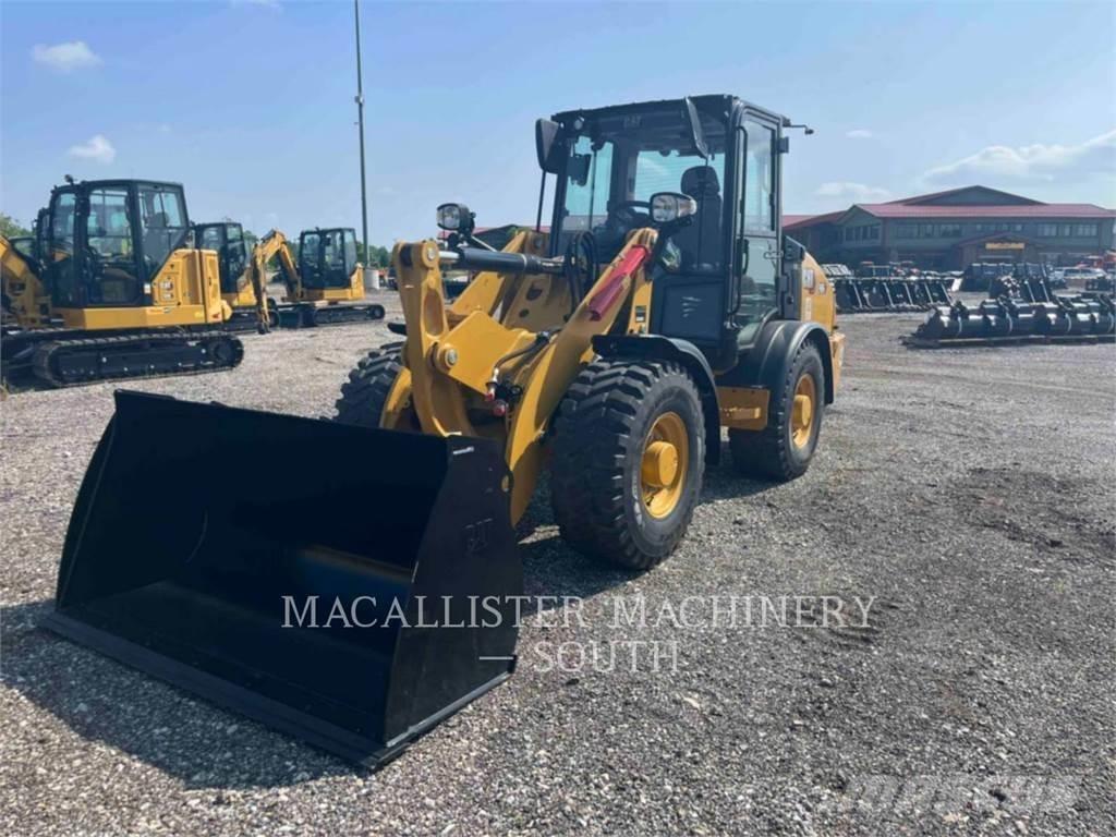 CAT 906 Фронтальные погрузчики